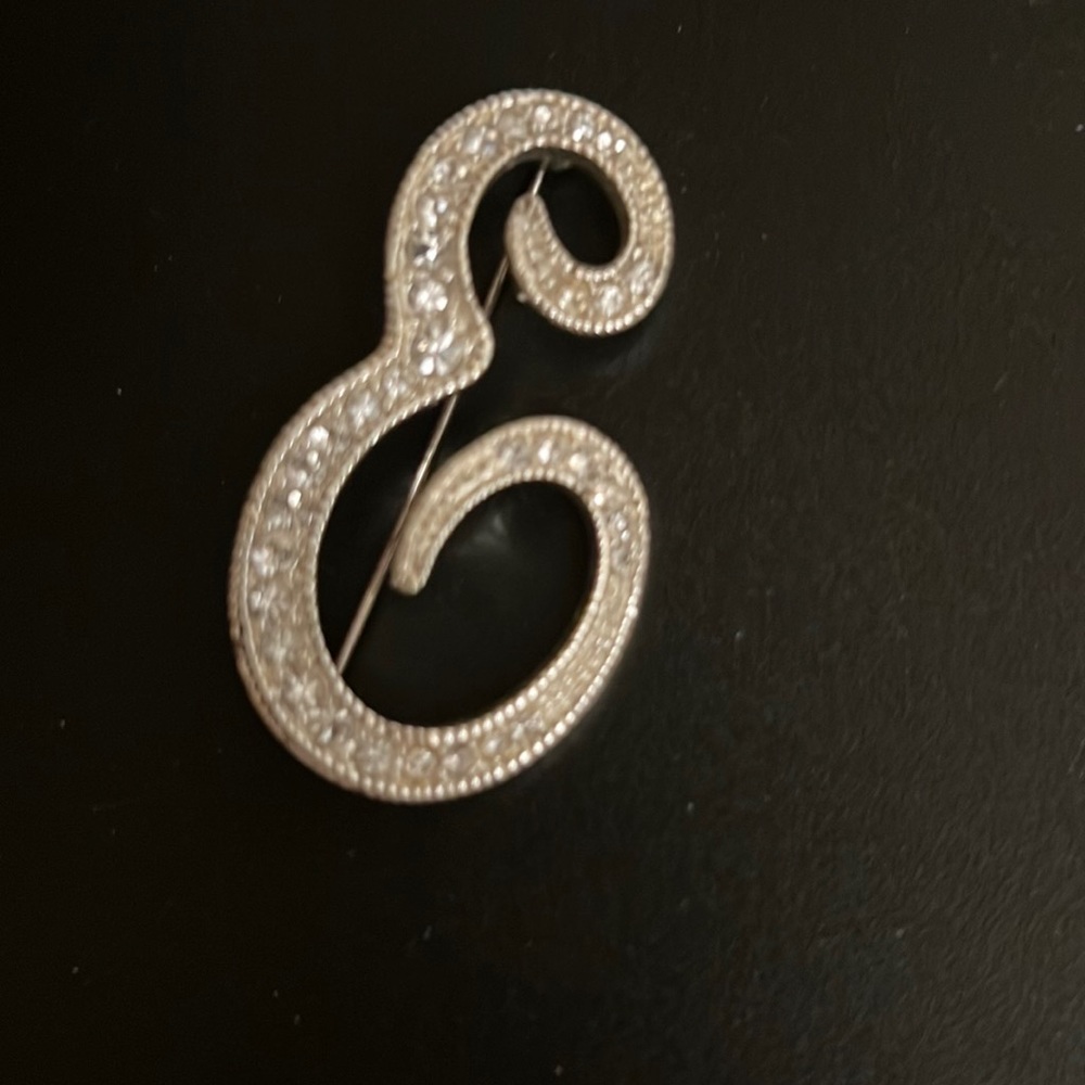 Vintage rhinestone E initial pin brooch